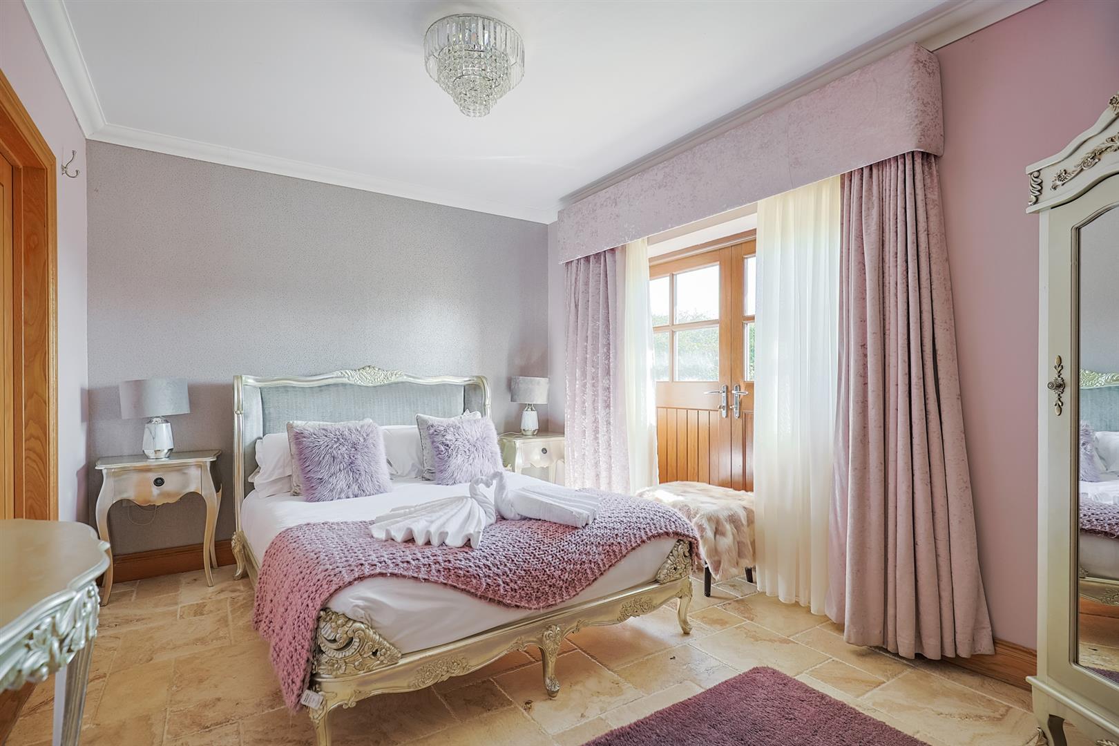 Mulberry House, Oldwalls, Llanrhidian, Swansea, SA3 1HB
